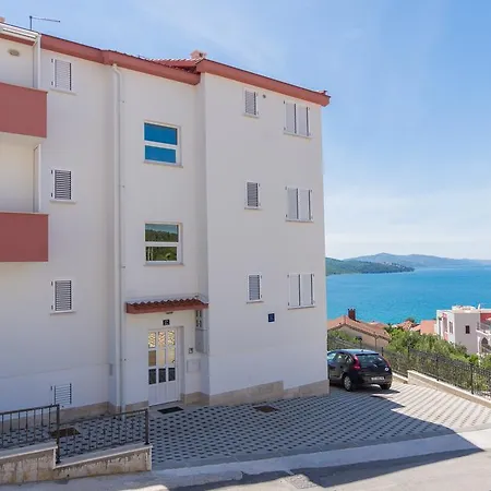 Apartment Ljuba Trogir Exterior photo